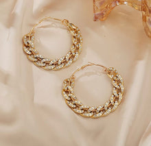 Load image into Gallery viewer, Chain Link Hoop Earrings

